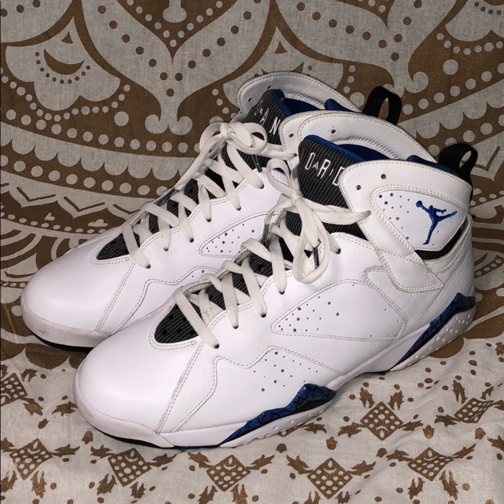 JORDAN 7’S - Picture 3 of 5